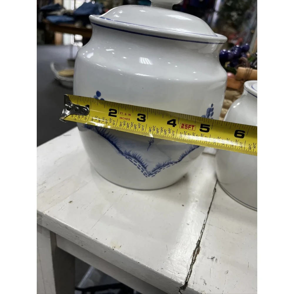 White Hand Painted Cookie Jar Made In Portugal￼